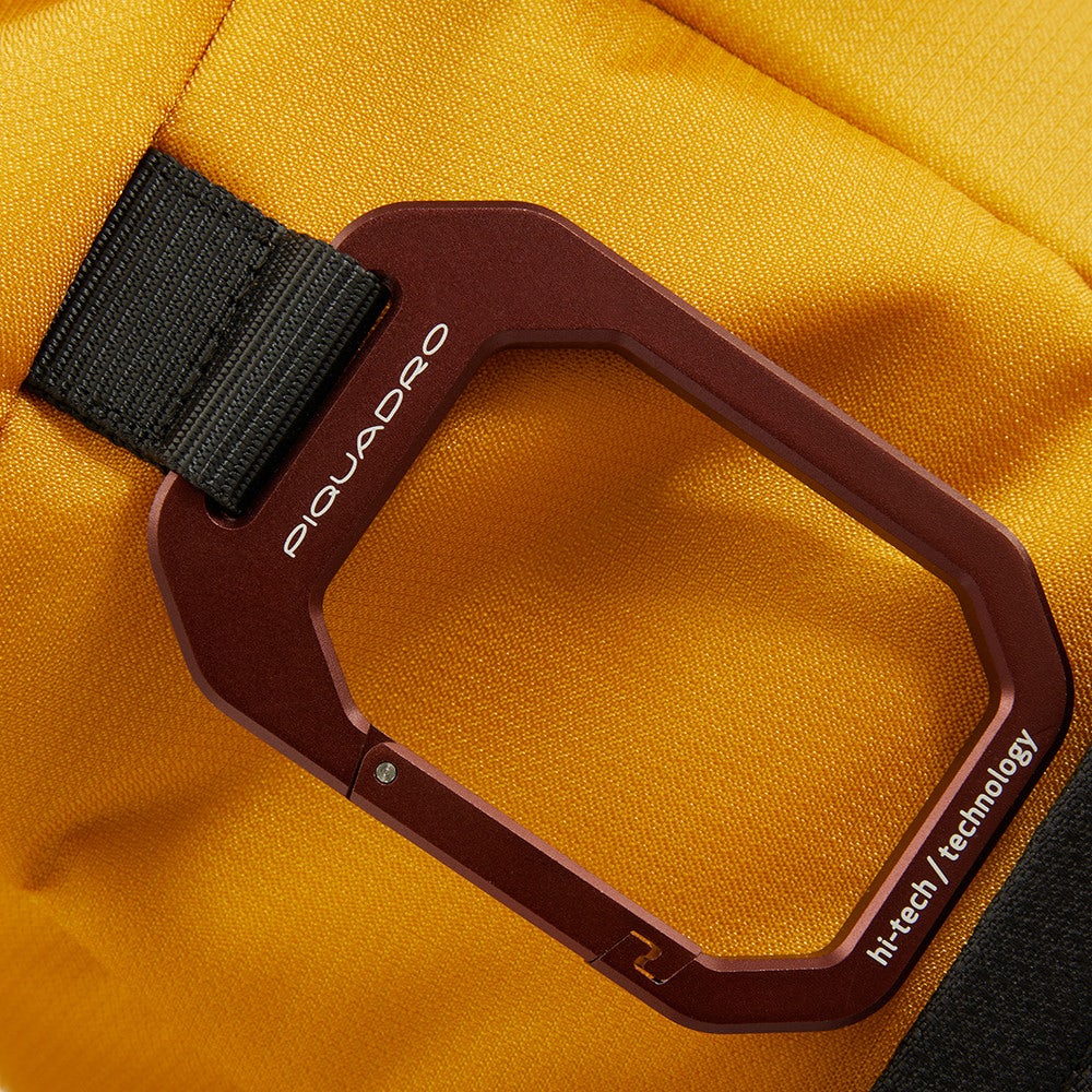 Zaino da Bici PIQUADRO in Tessuto Riciclato con Porta Computer 15,6" Linea Corner 2.0 Colore Giallo - CA6144C2O