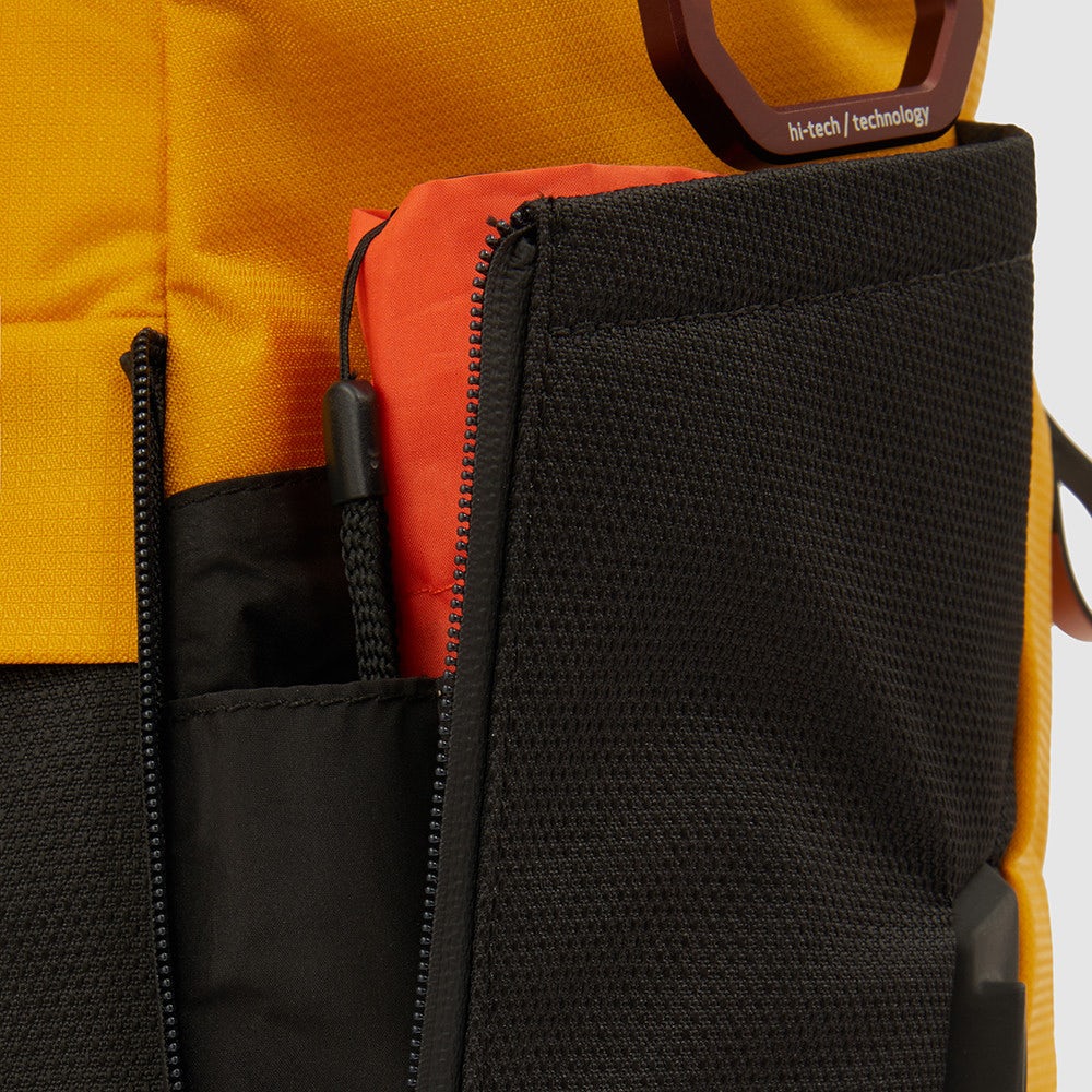 Zaino da Bici PIQUADRO in Tessuto Riciclato con Porta Computer 15,6" Linea Corner 2.0 Colore Giallo - CA6144C2O