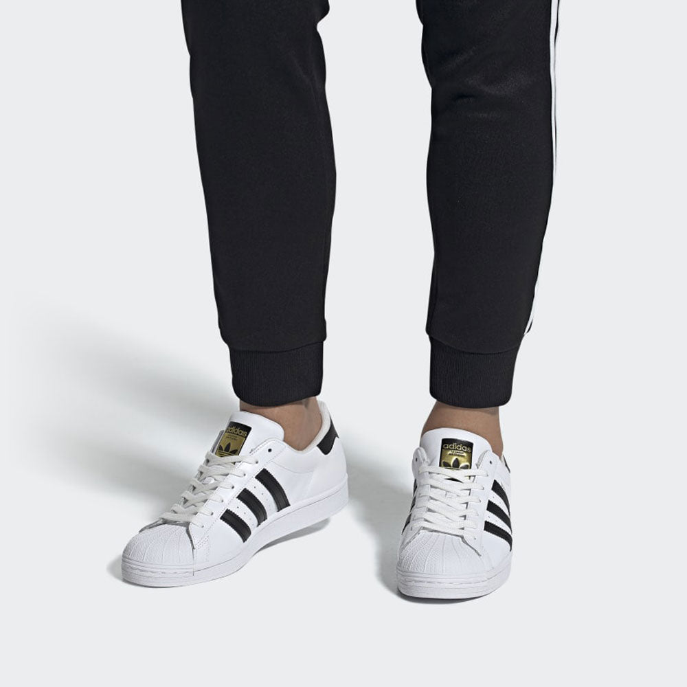 Scarpe ADIDAS Sneakers linea Superstar in Pelle colore Bianco e Nero