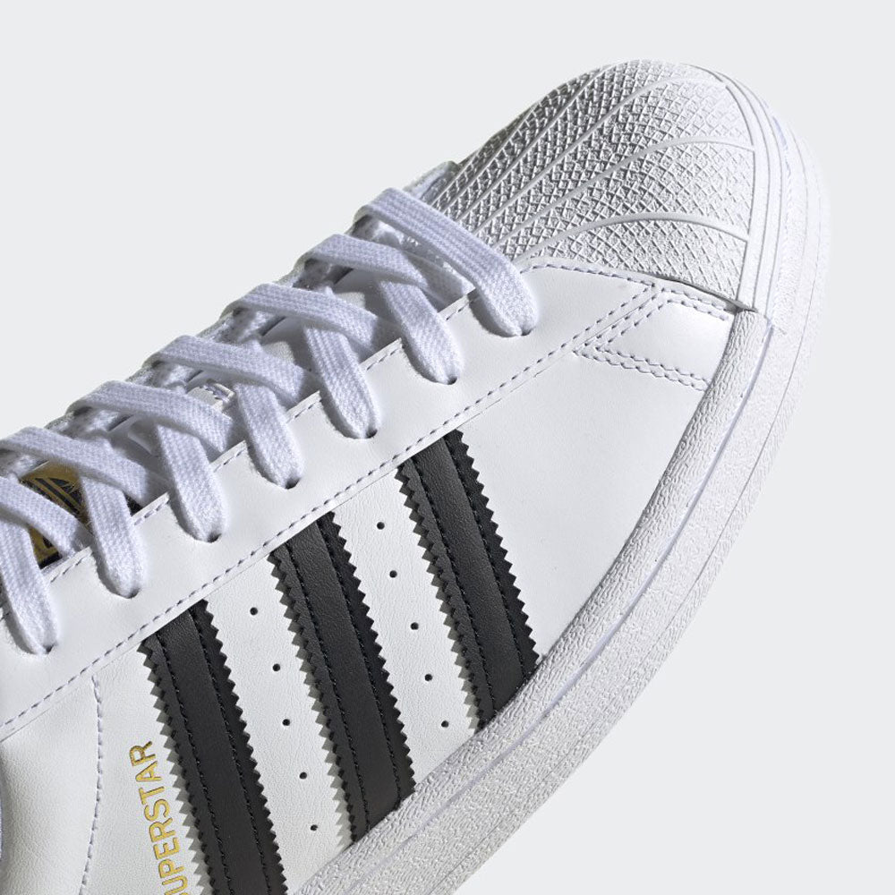 Scarpe ADIDAS Sneakers linea Superstar in Pelle colore Bianco e Nero