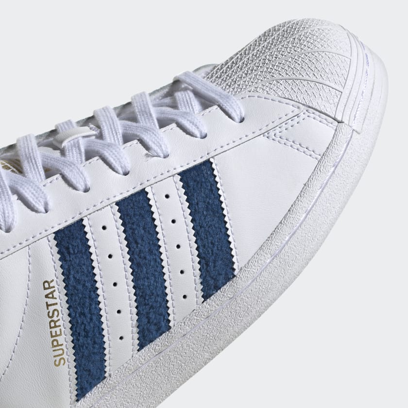 Scarpe ADIDAS Sneakers Uomo linea Superstar in Pelle colore Bianco e Blu