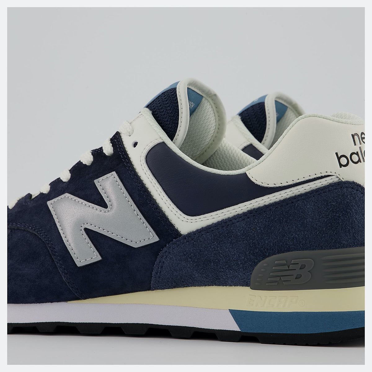 Scarpe Uomo NEW BALANCE Sneakers 574 in Mesh e Suede colore Navy