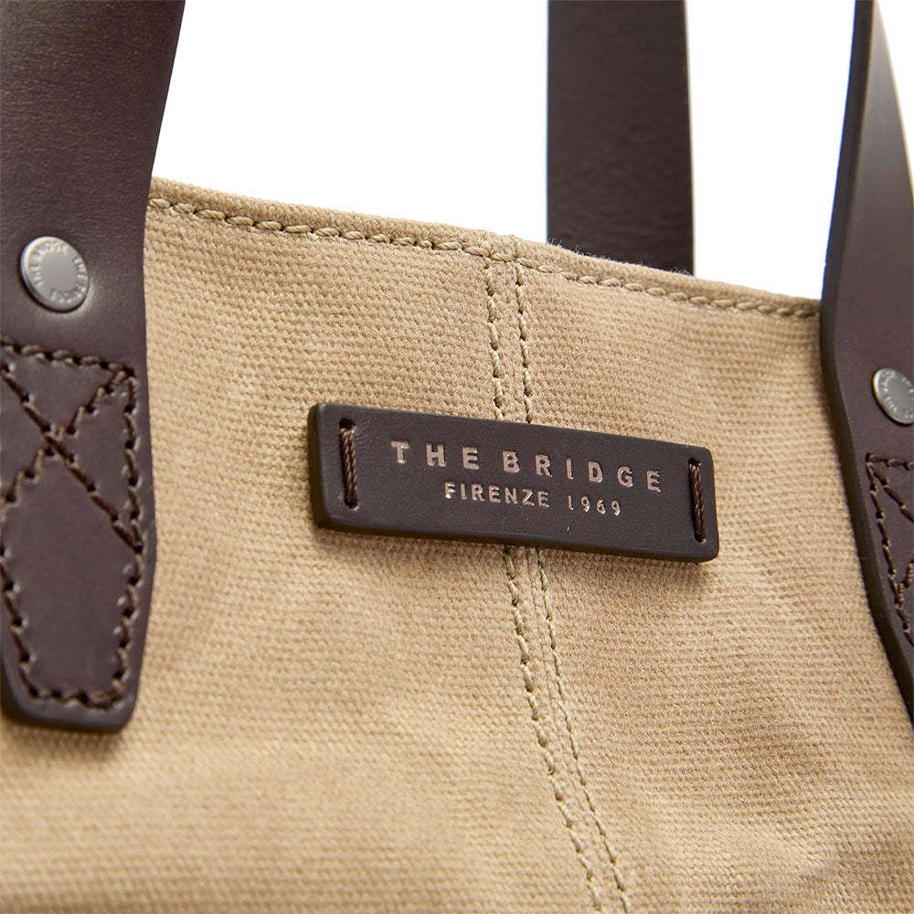Cartella Verticale Uomo THE BRIDGE linea Igor in Tessuto Cerato Beige e Pelle Testa di Moro