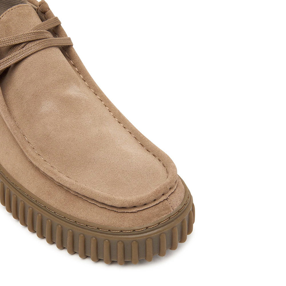 Stivaletto Uomo CLARKS linea Torhill Hi in Pelle Scamosciata Stone
