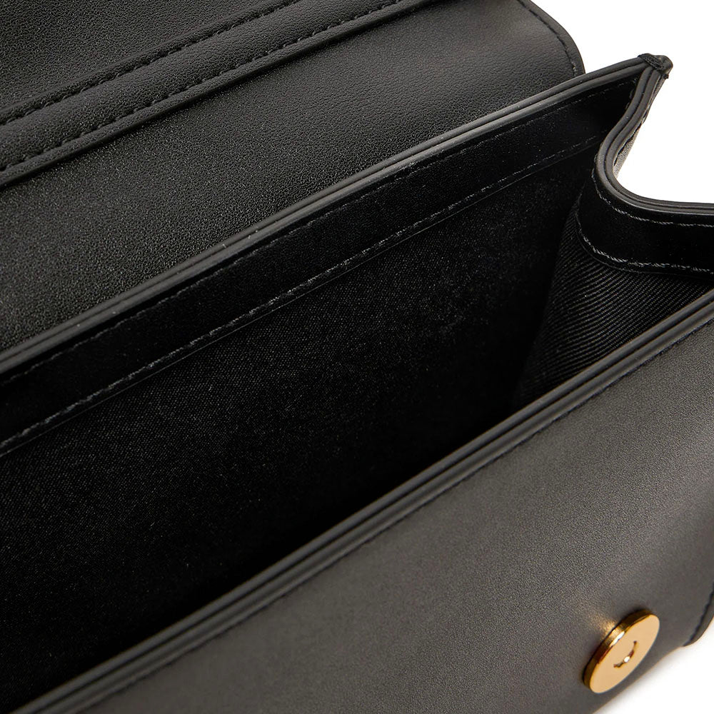 Damen-Clutch mit Umhängeriemen LOVE MOSCHINO Modell Gold Metal Logo aus weichem Stoff in Schwarz