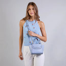 Damen-Henkeltasche THE BRIDGE Modell Lucrezia aus aquablauem Leder