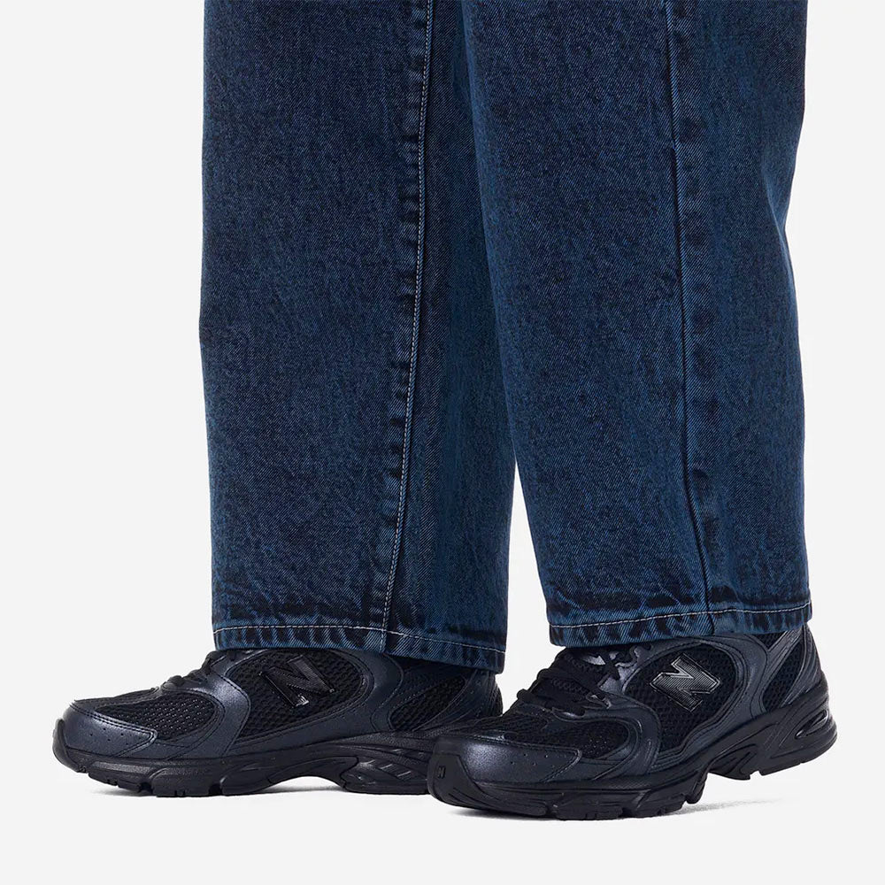 Sneakers Running Unisex NEW BALANCE 530 in Tessuto Sintetico e Mesh Nero