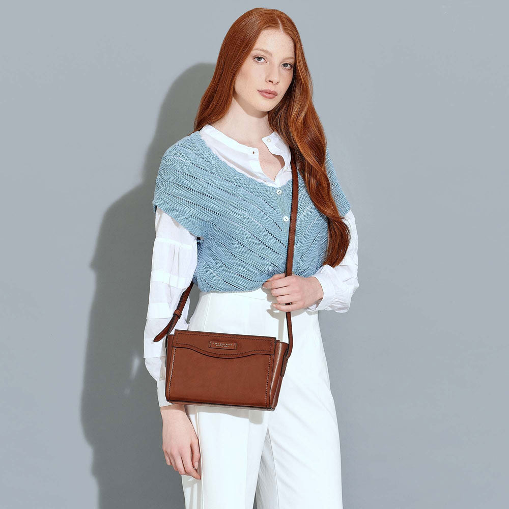 THE BRIDGE Damen-Umhängetasche aus braunem Leder der Angela-Linie