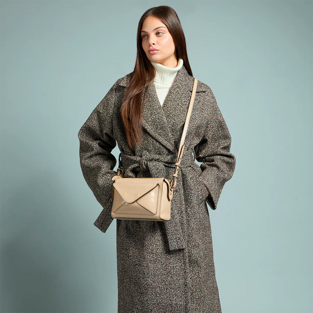 THE BRIDGE Damen-Umhängetasche Frida-Linie aus butterfarbenem Leder