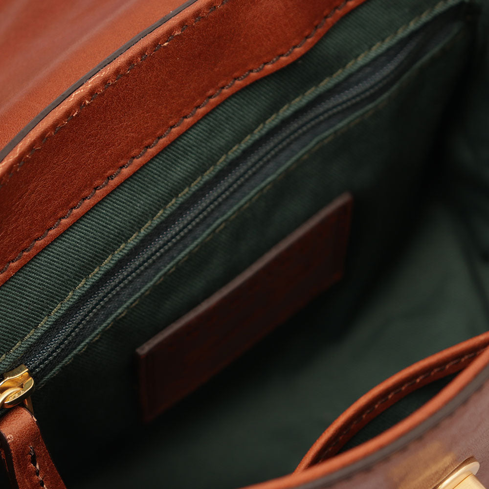 THE BRIDGE Barbara Linie 
Damen Umhängetasche mit Klappe aus braunem Leder