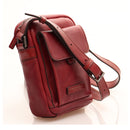 Kleine Herrentasche THE BRIDGE aus gehämmertem Leder in Burgunderrot, Linie Capalbio, hergestellt in Italien