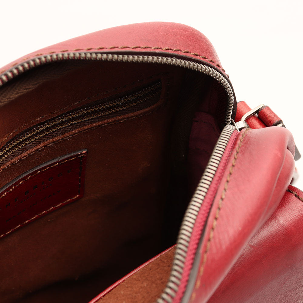 Kleine Herrentasche THE BRIDGE aus gehämmertem Leder in Burgunderrot, Linie Capalbio, hergestellt in Italien