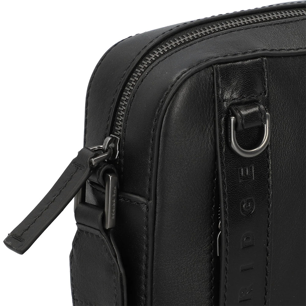 THE BRIDGE Giacomo Linie
Kleine Tasche aus schwarzem Leder