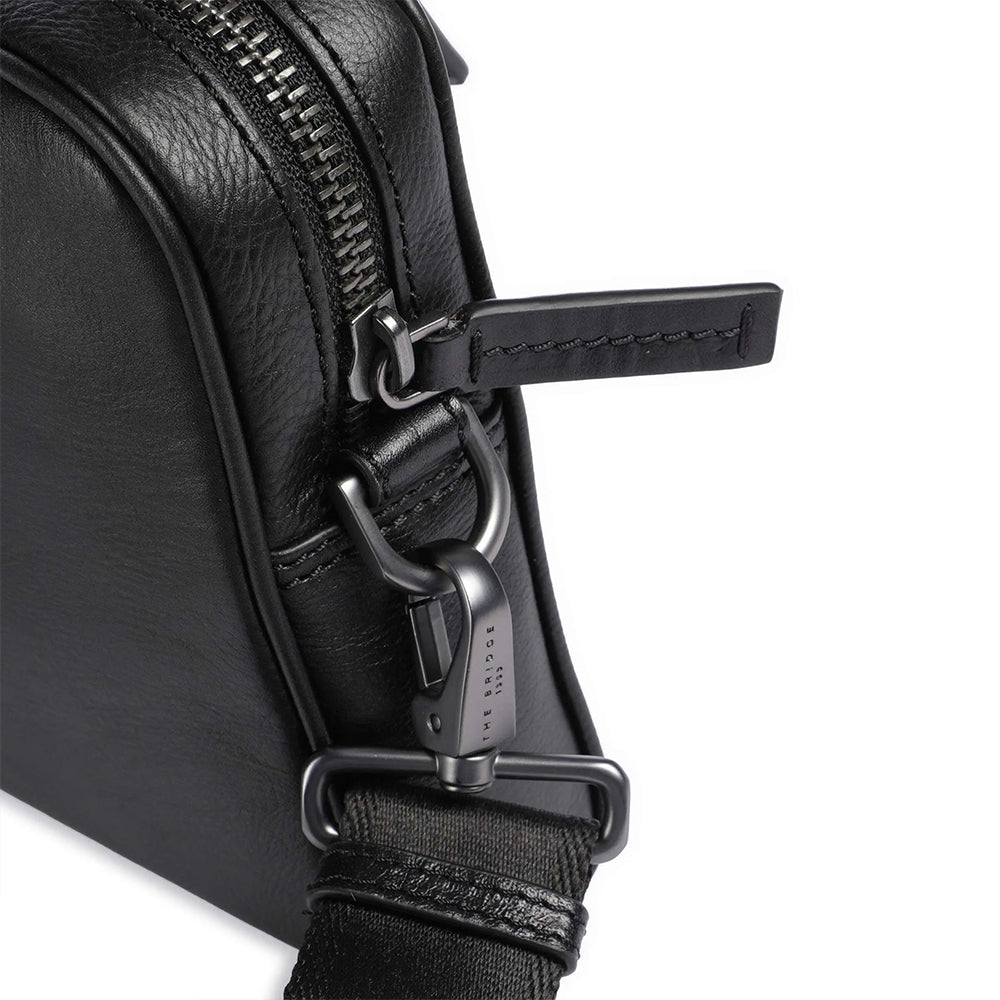 THE BRIDGE Filippo Line Horizontale Herrentasche aus schwarzem Leder