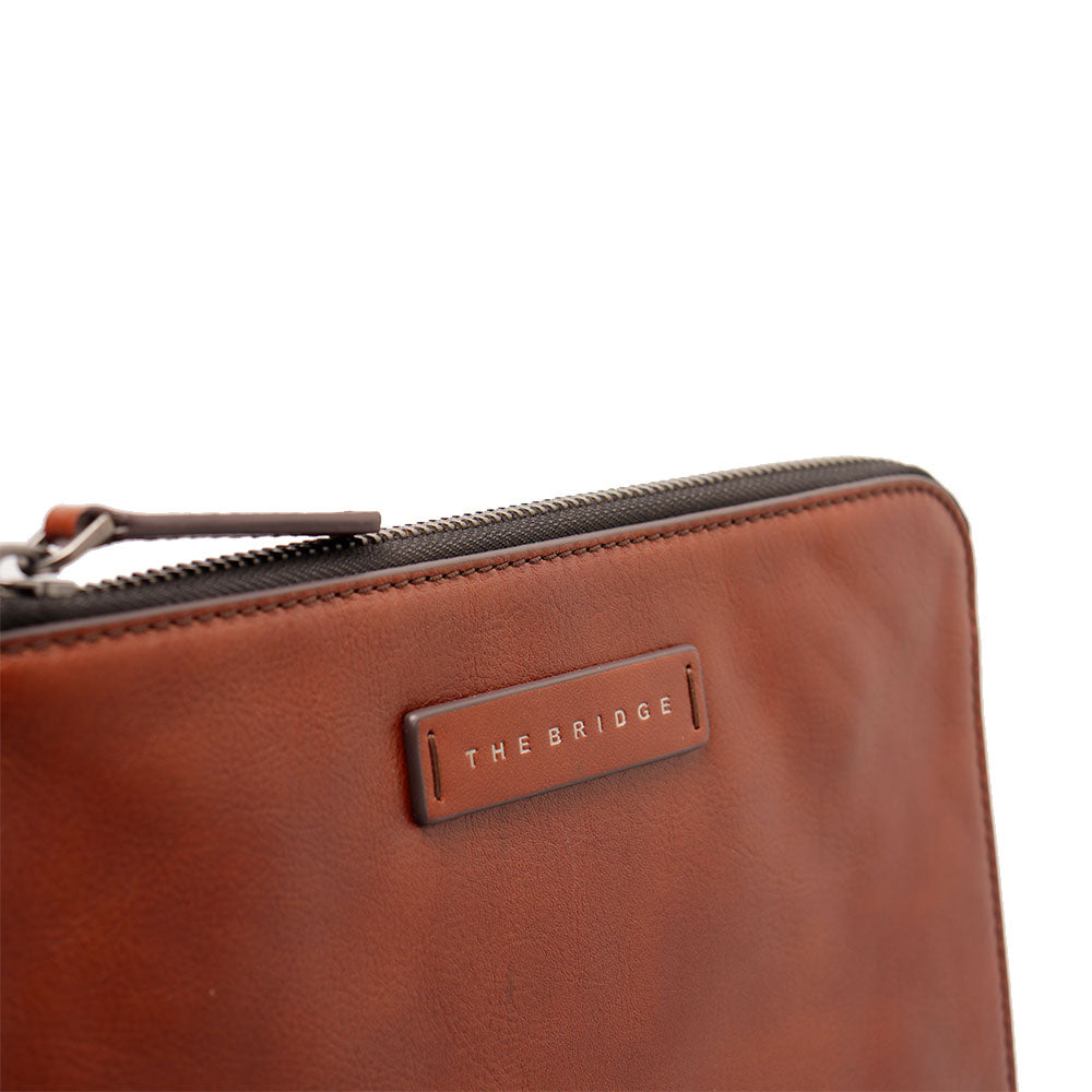 Pochette Unisex THE BRIDGE linea Filippo in Pelle Marrone