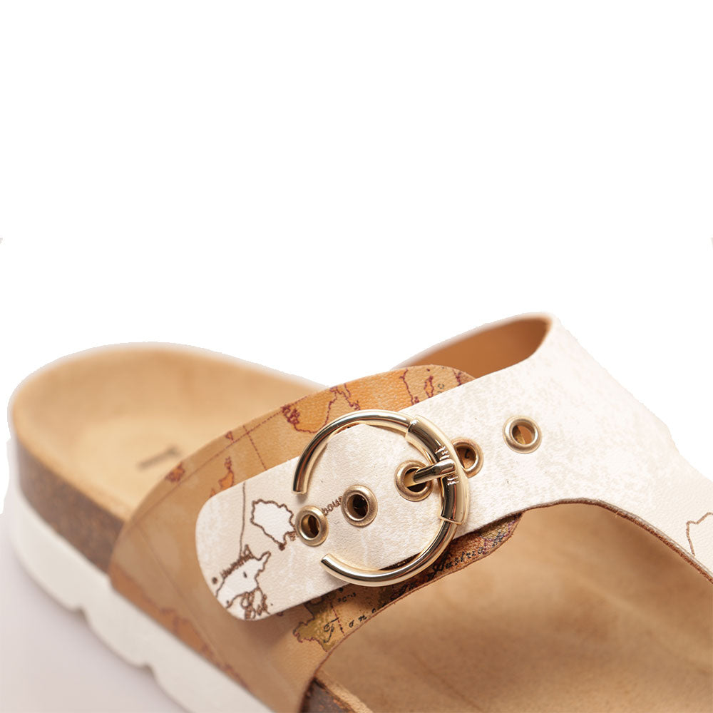 1A Classe Alviero Martini 
Geo Classic und Geo White Print Flip Flops 1189