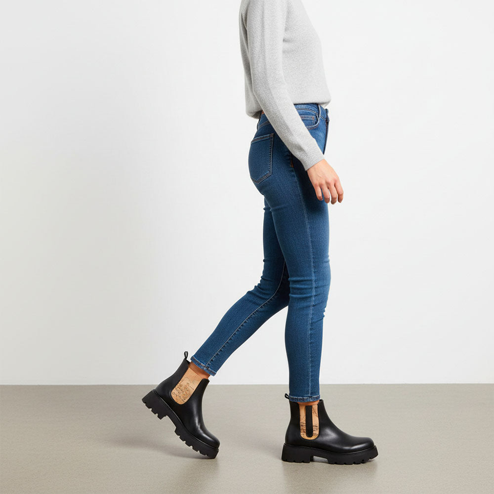 Stivaletti Beatles Donna 1A Classe Alviero Martini in Eco Nappa Nera con Inserto Elastico stampa Geo Classic 1237