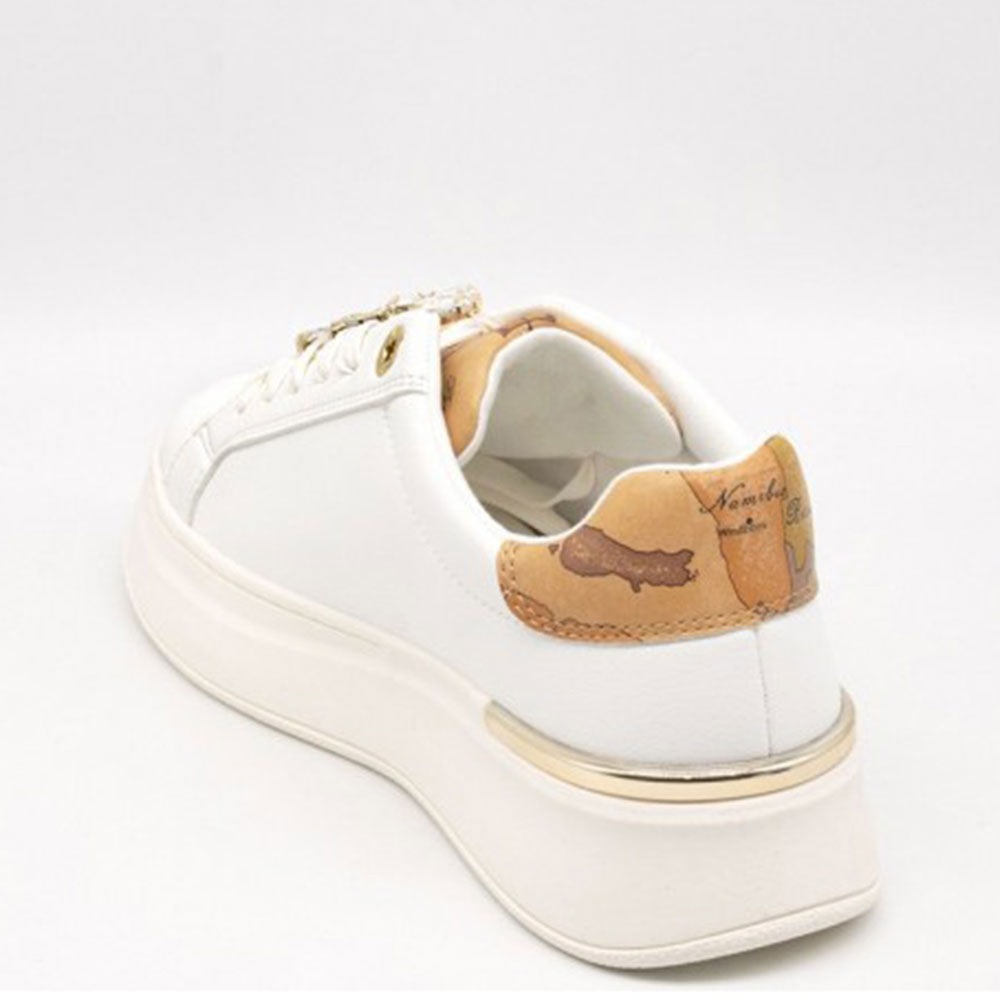 Alviero Martini 1A Classe 
Plateau Sneakers in Weiß mit Schmuckstein-Applikation 2131