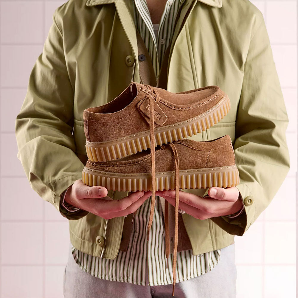Scarpe Uomo CLARKS linea Torhill Lo in Pelle Scamosciata Marrone