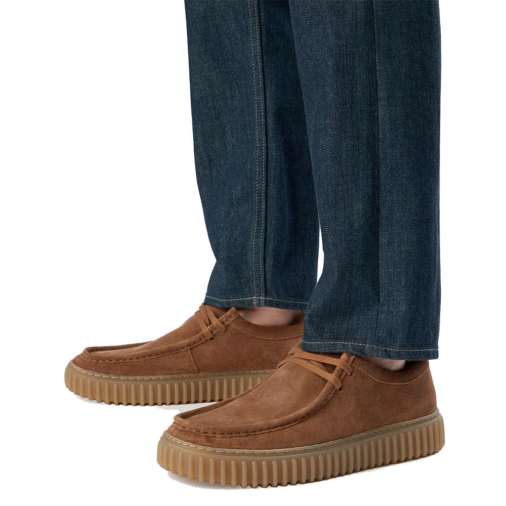 Scarpe Uomo CLARKS linea Torhill Lo in Pelle Scamosciata Marrone
