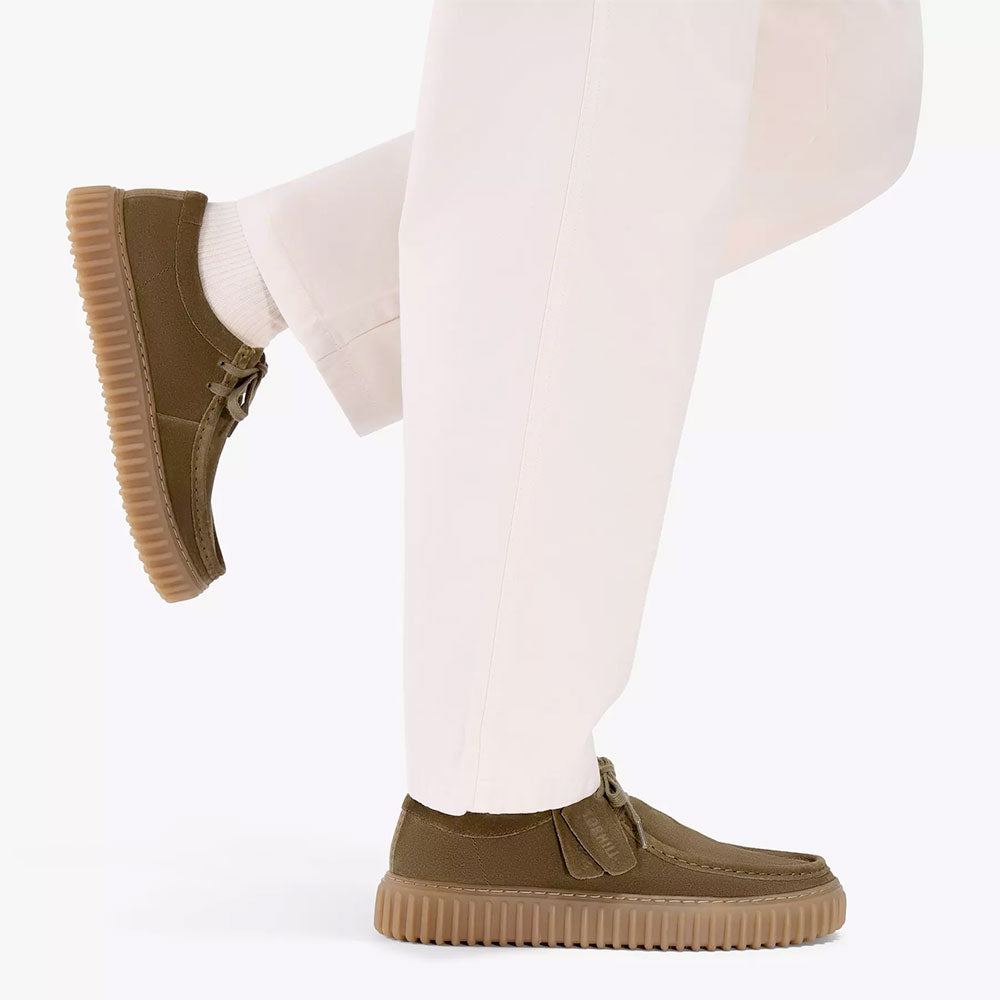 Scarpe Uomo CLARKS linea Torhill Lo in Pelle Scamosciata Verde Oliva
