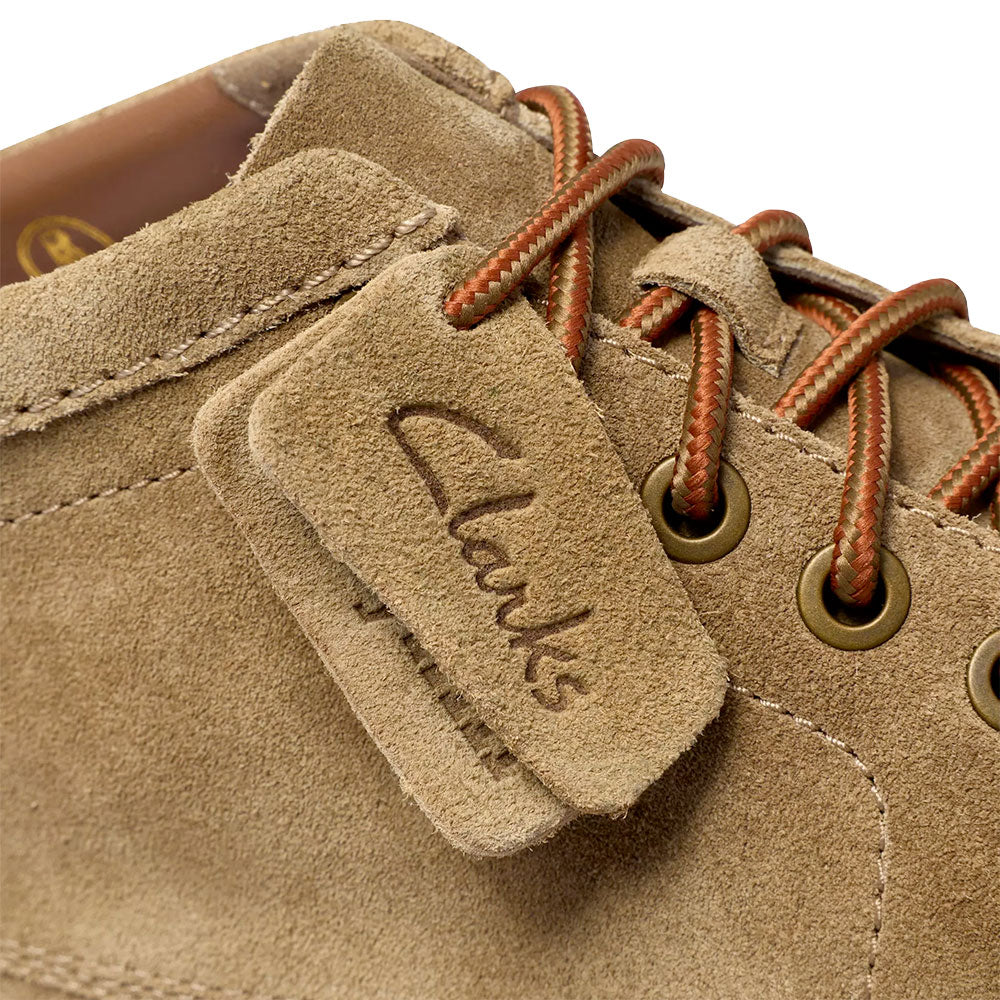 Stivaletto Uomo CLARKS linea Cleyhill Hi in Pelle Scamosciata Dark Sand