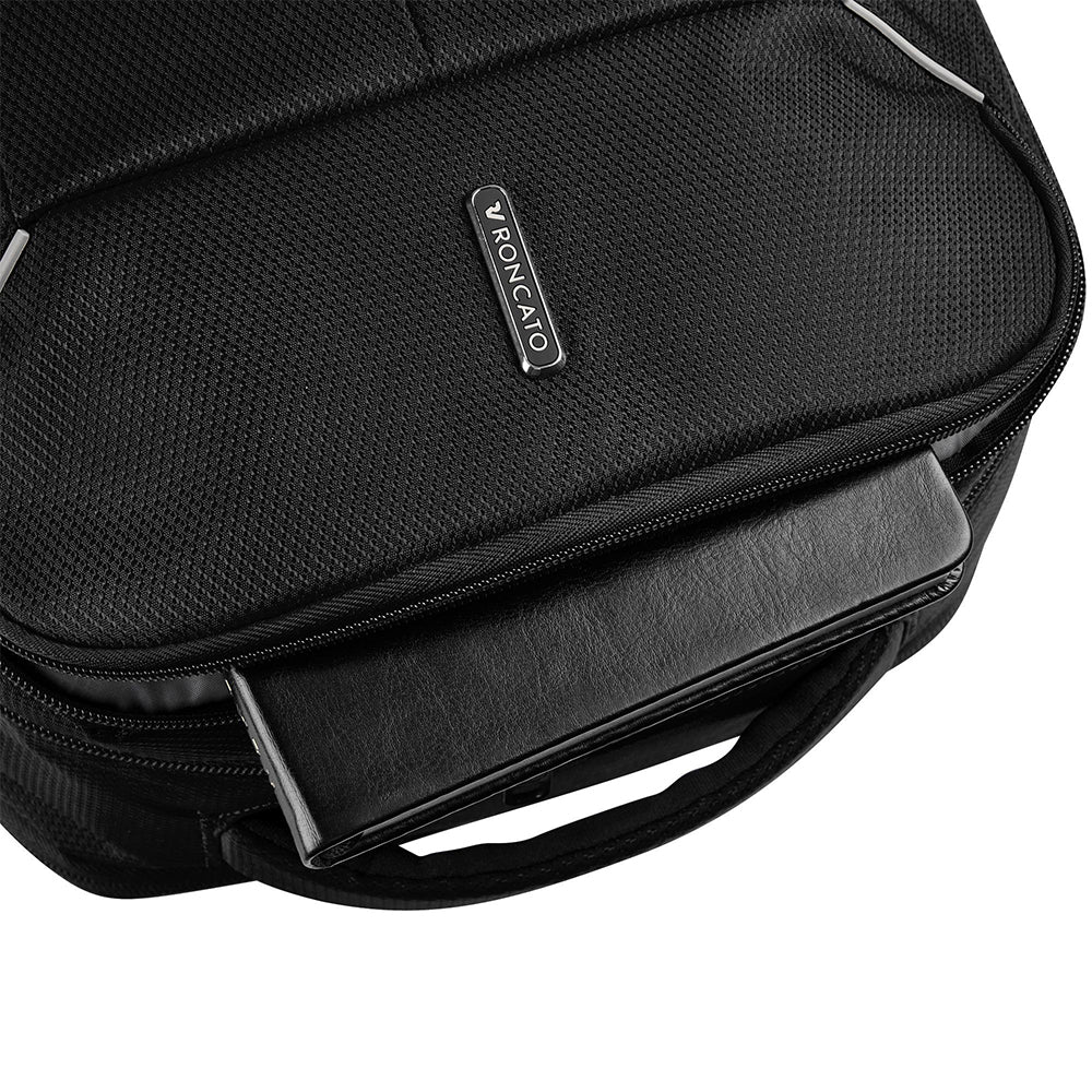 RONCATO Ironik 2.0 
Easyjet Reiserucksack in Schwarz 45x36x20 cm
