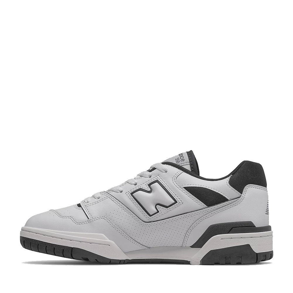 Scarpe Unisex NEW BALANCE Sneakers 550 in Pelle colore White e Black