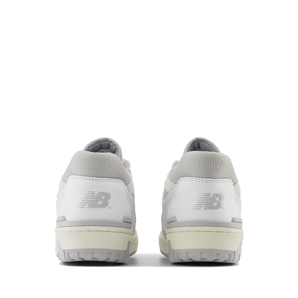 Scarpe Unisex NEW BALANCE Sneakers 550 in Pelle colore White Raincloud e Reflection