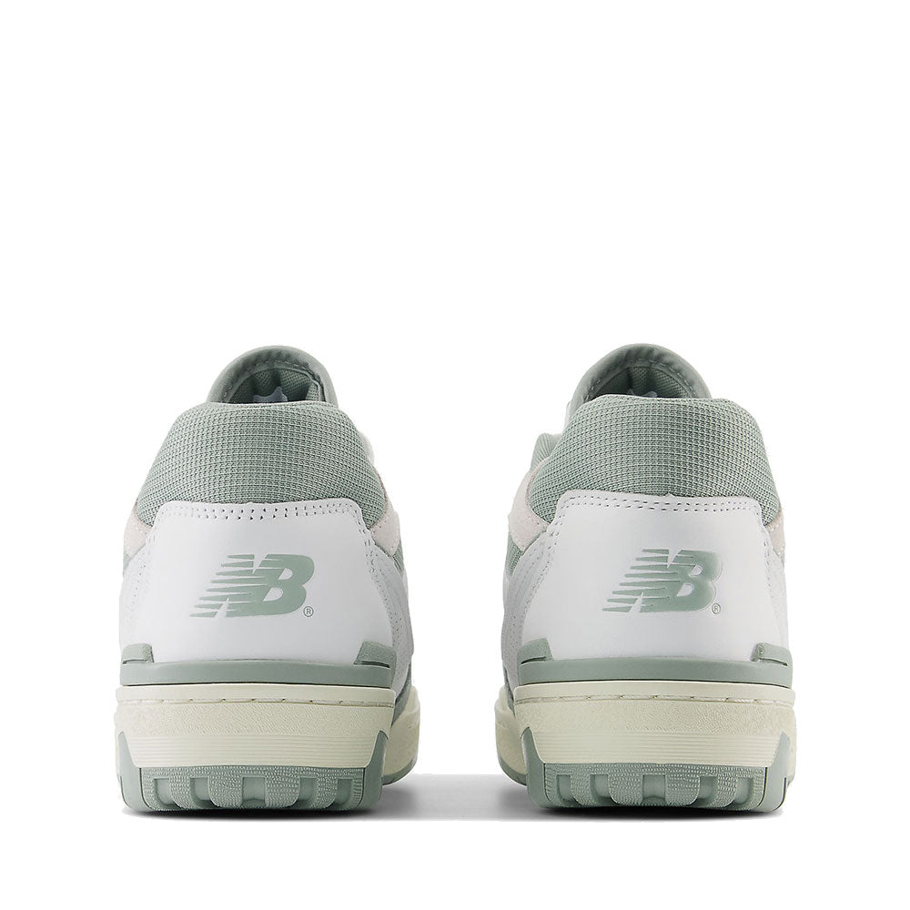 Scarpe Unisex NEW BALANCE Sneakers 550 in Pelle colore White Juniper e Dark Juniper