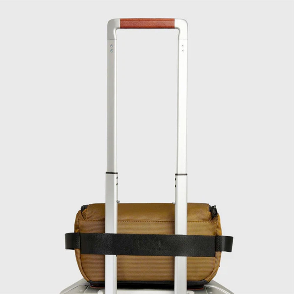 Beauty Case PIQUADRO Uomo in Tessuto e Pelle Colore Senape Linea Pq-Earth - BY6947S137