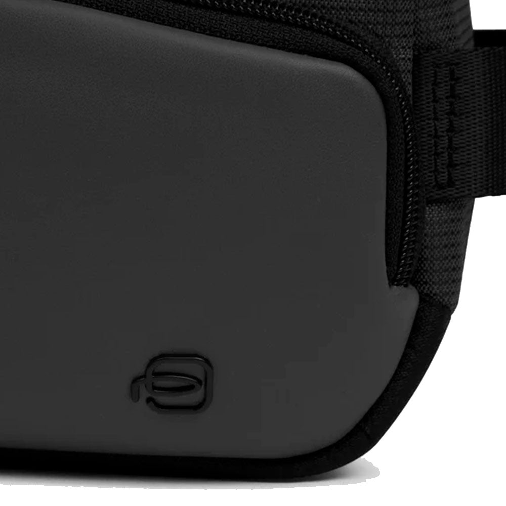 Beauty Case PIQUADRO Uomo in Tessuto e Pelle Colore Nero Linea Pq-Earth - BY6947S137