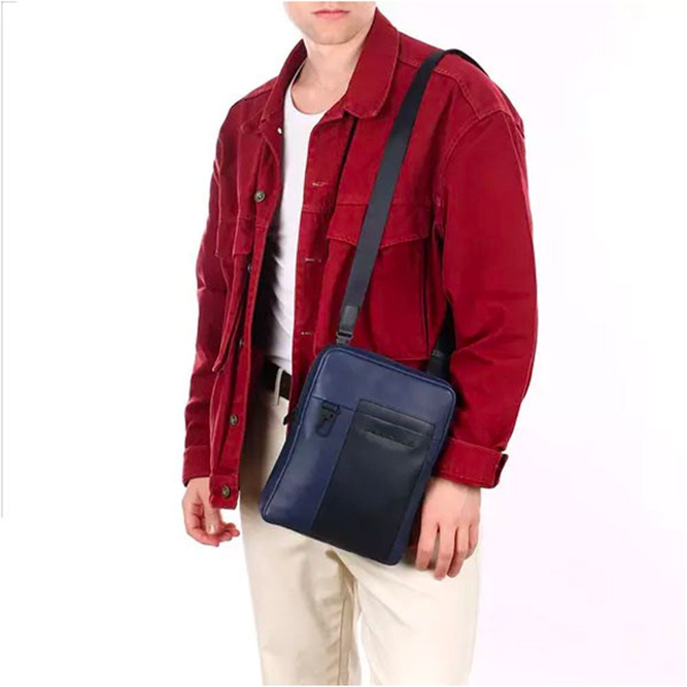 Borsello Uomo PIQUADRO in Pelle Blu Linea Finn Misura Grande- CA1816S123