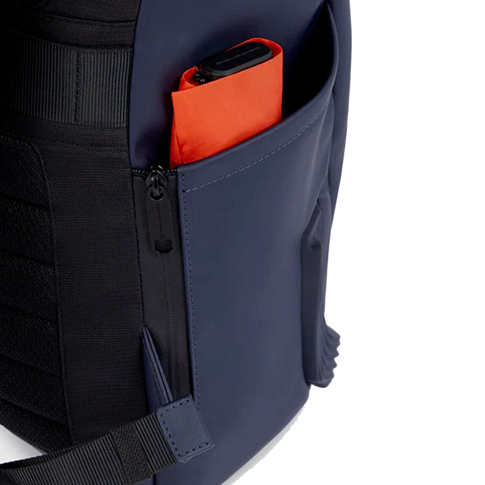 Zaino PIQUADRO Roll Top con porta Pc 15,6" in Tessuto Gommato colore Nero - CA6291C2OW