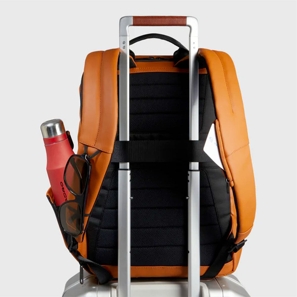 Zaino PIQUADRO Con Porta Pc 15,6" in Tessuto Cuoio Linea Corner 2.0 - CA6465C2OW