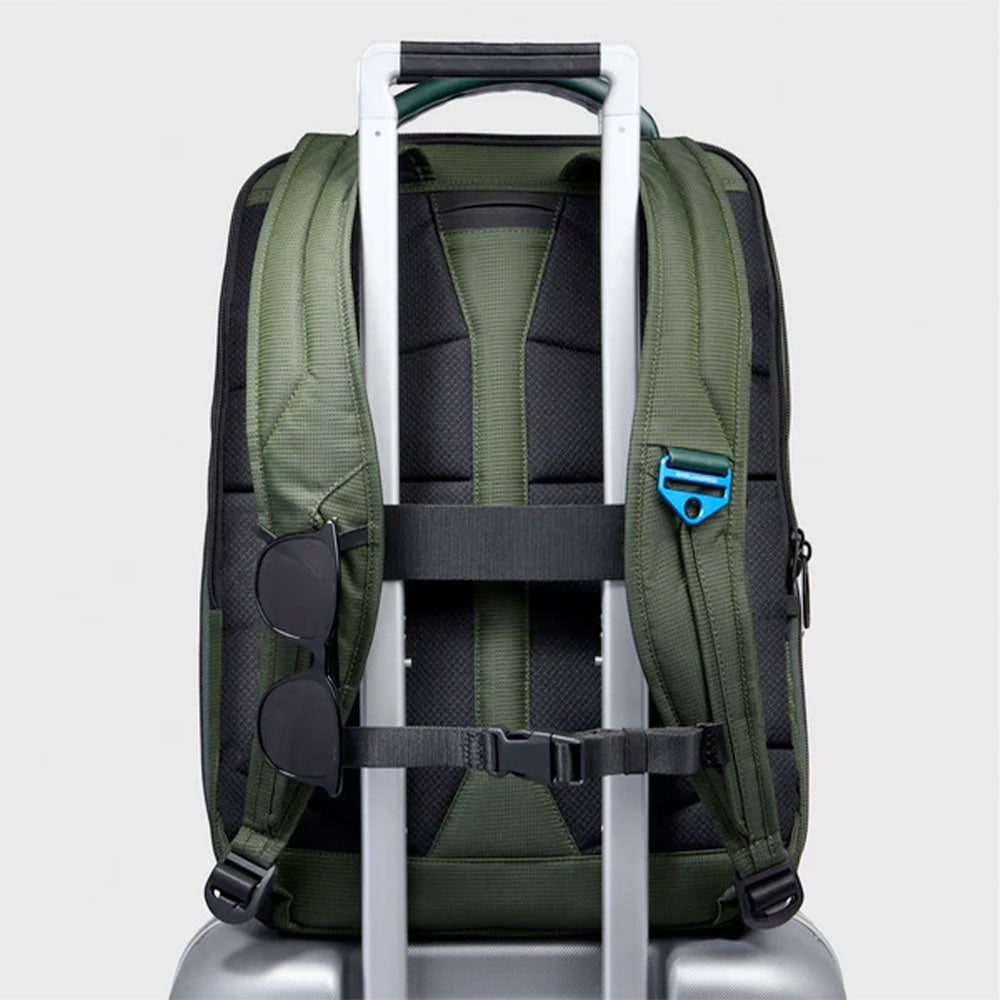 Zaino da Bici PIQUADRO in Nylon Riciclato Verde con Porta Pc 17,3" Linea PQ-Earth - CA6631S137