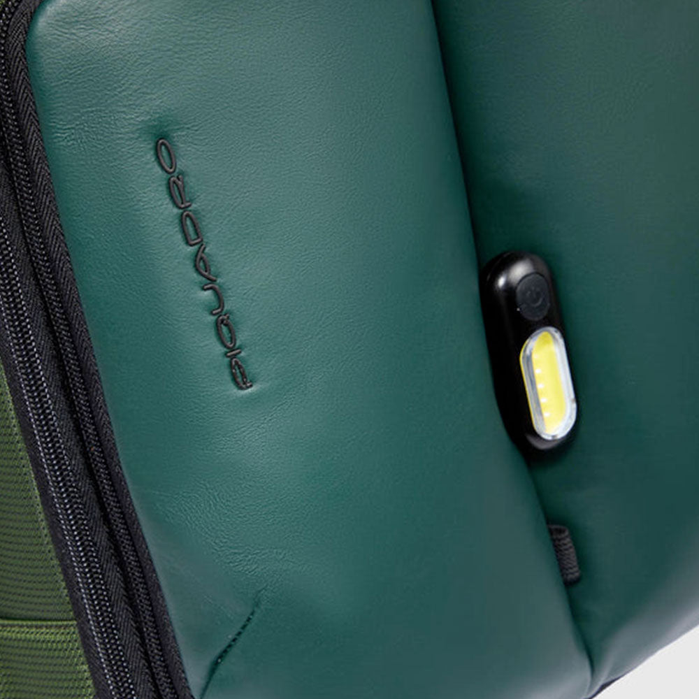 Zaino da Bici PIQUADRO in Nylon Riciclato Verde con Porta Pc 17,3" Linea PQ-Earth - CA6631S137