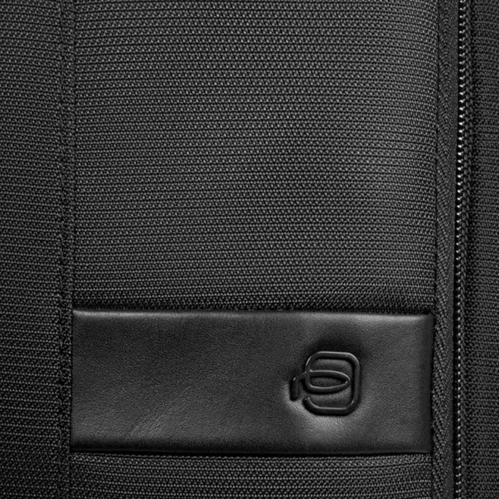 Zaino PIQUADRO da Viaggio con Porta Pc 14" in Tessuto e Pelle Colore Nero Linea Wollem - CA6638W129