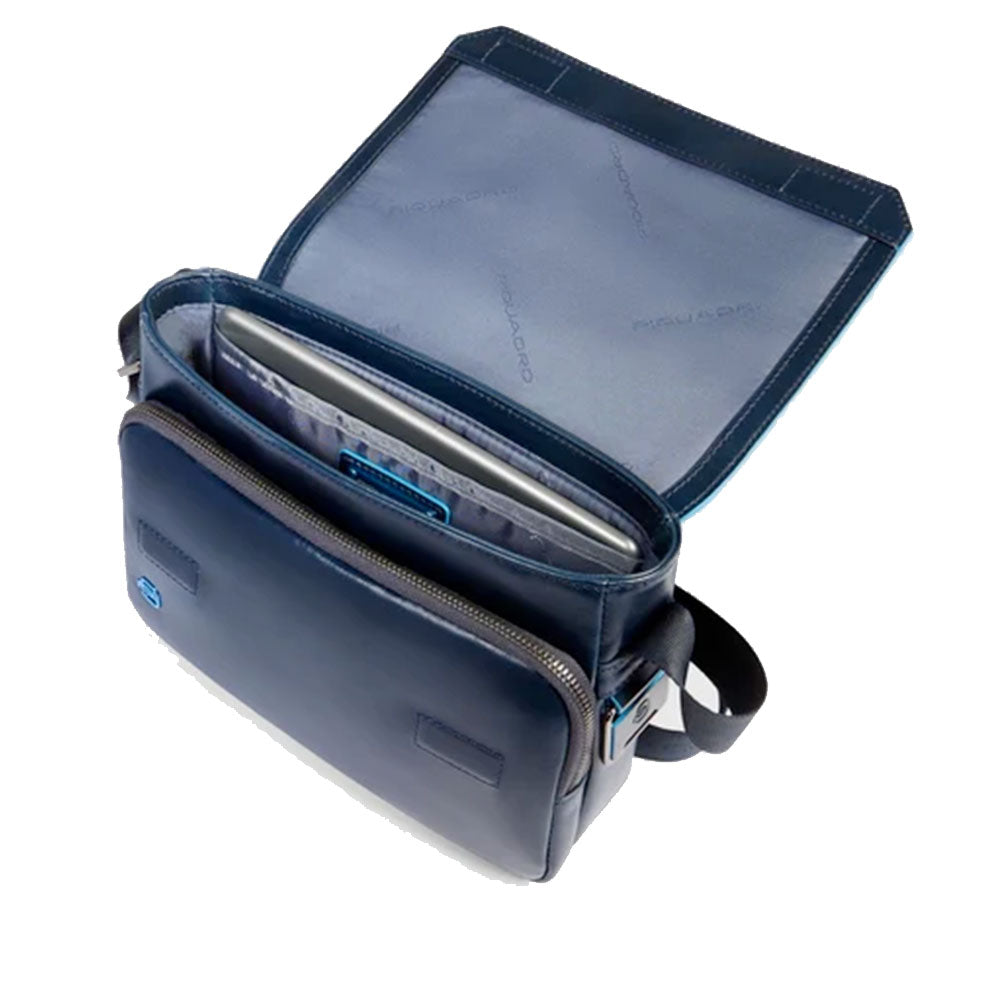 PIQUADRO Herren-Reiseetui Horizontal aus blauem Leder, Blue Square-Linie – CA6812B2