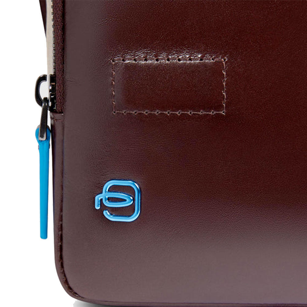 Horizontale Herren-Tasche PIQUADRO aus mahagonfarbenem Leder, Linie Blue Square – CA6812B2