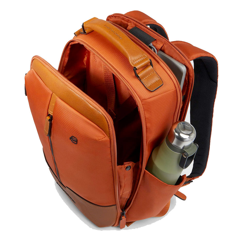 PIQUADRO Rucksack mit Laptopfach 13 Zoll aus Stoff und Leder in Orange - CA6823W138