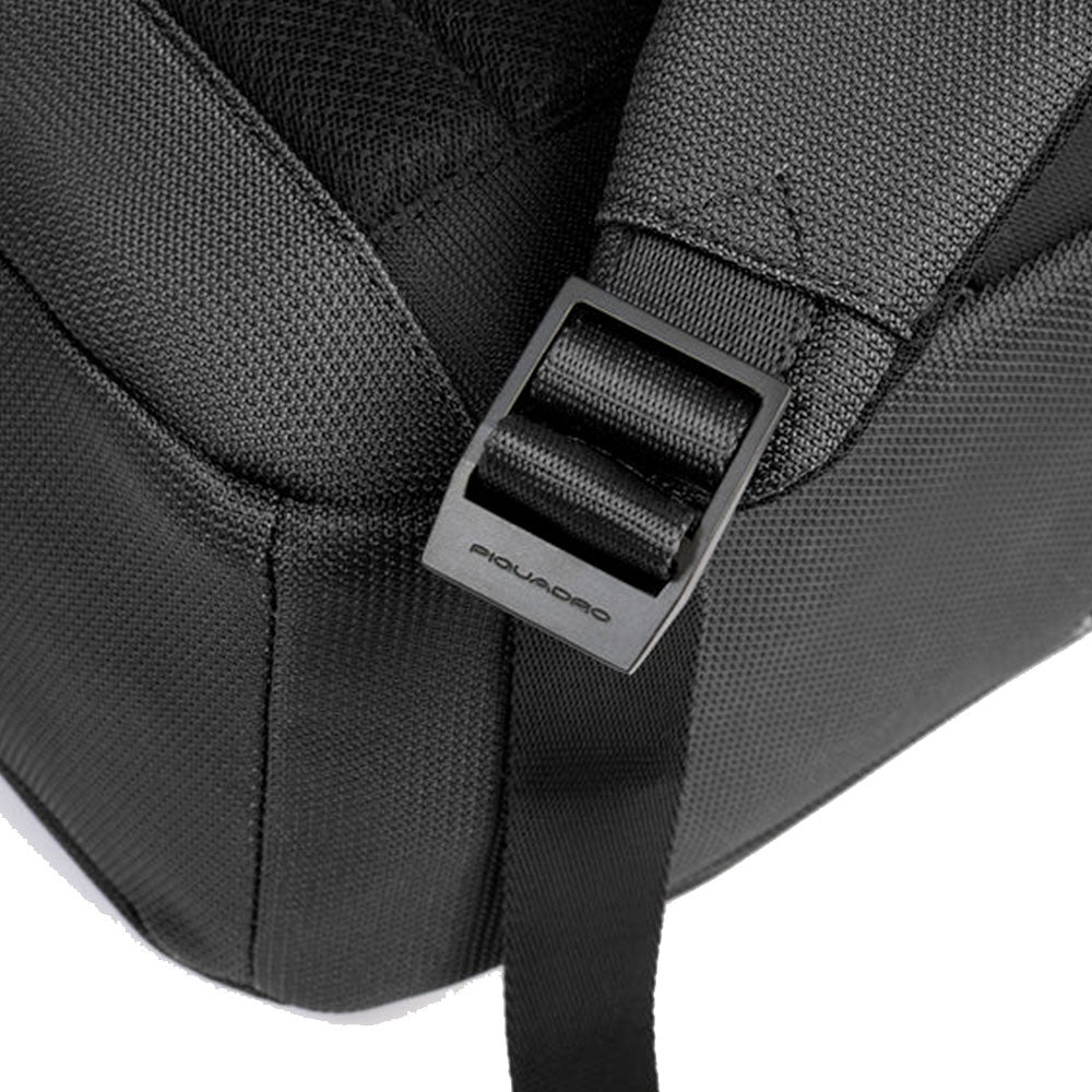 Zaino PIQUADRO Con Porta Pc 13,3" in Tessuto Nero Linea Lyss - CA6926S143BM
