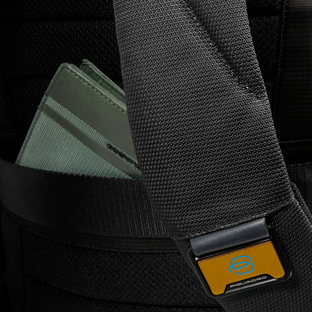 Zaino PIQUADRO Con Porta Pc 15,6" in Tessuto Nero Linea Lyss - CA6928S143BM