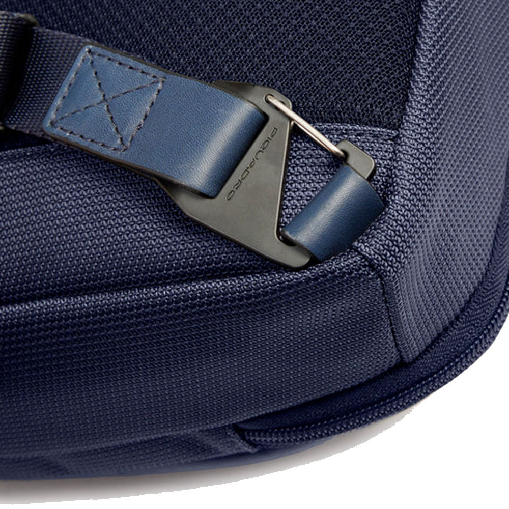 Monospalla Porta iPad mini PIQUADRO linea Lyss in Tessuto e Pelle Blu - CA6934S143