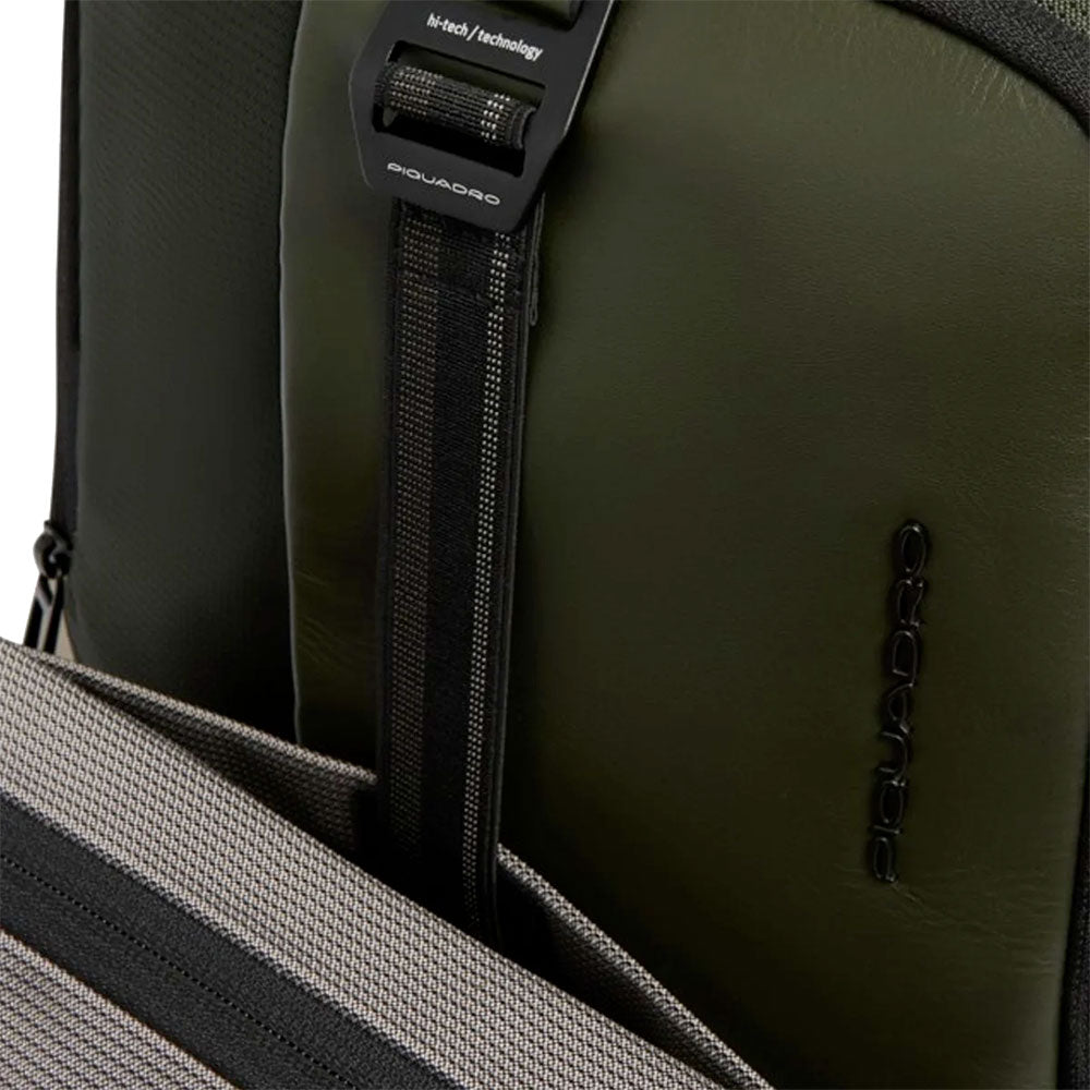 Zaino Uomo PIQUADRO in Tessuto e Pelle Verde Linea Sync con Porta Computer 15,6" - CA7189W145