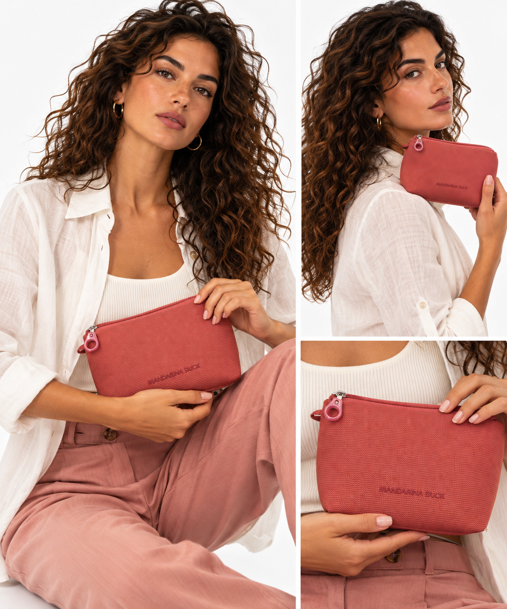 Pochette Donna MANDARINA DUCK linea MD20 in Tessuto Cranberry