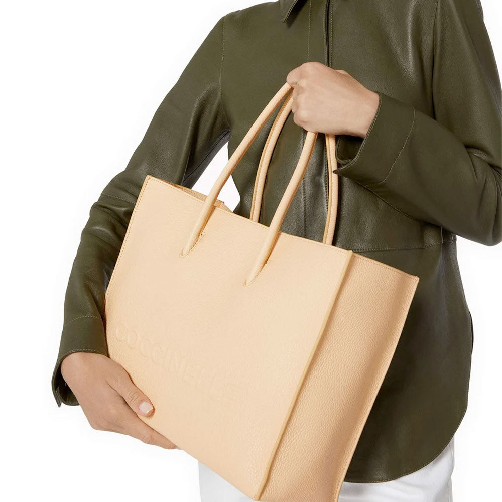 Borsa Donna a Spalla COCCINELLE in Pelle Linea Myrtha colore Betulla
