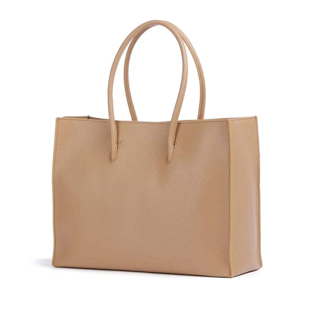 Borsa Donna a Spalla COCCINELLE in Pelle Linea Myrtha colore Skin