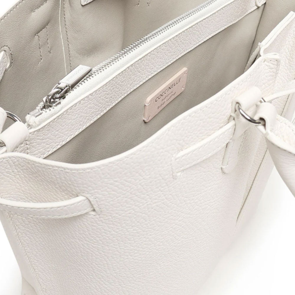 Kleine Damen-Beuteltasche COCCINELLE aus Leder Modell Flores in Blanco