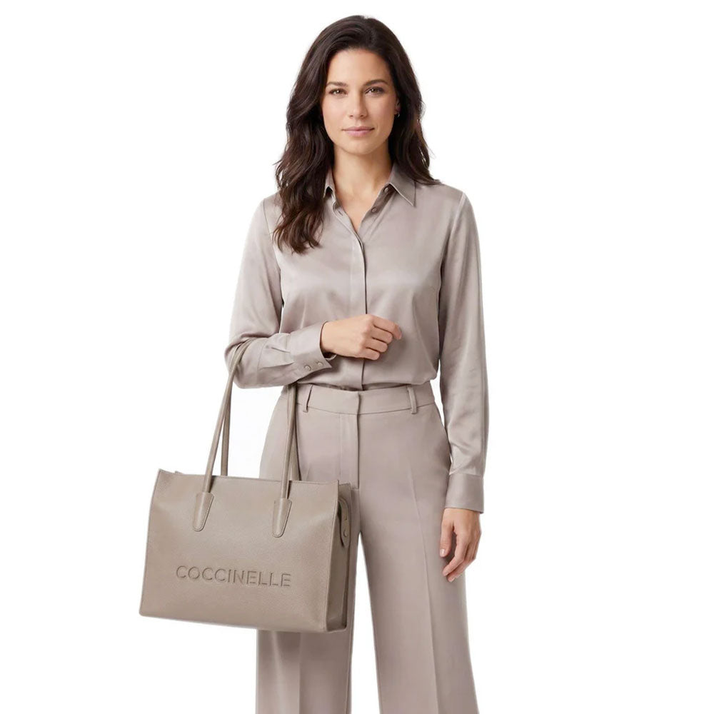 Borsa Donna a Spalla COCCINELLE in Pelle Linea Myrtha26 colore Warm Taupe